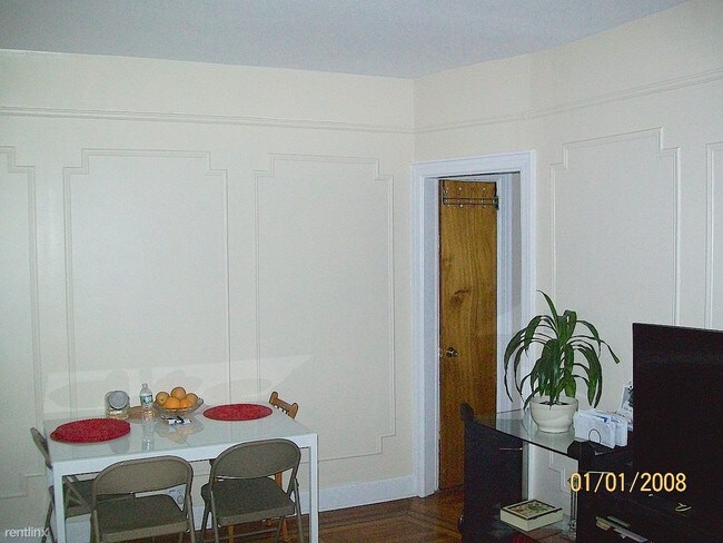 Building Photo - 2526 42nd St