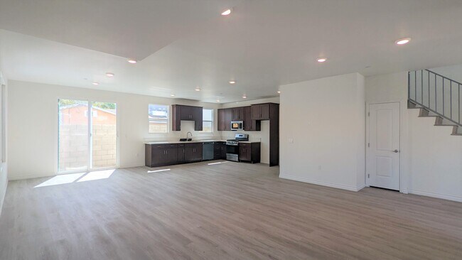 Building Photo - 15120 Logos Ct
