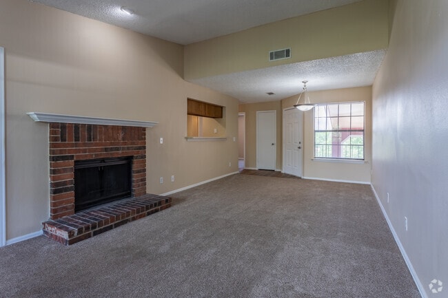 2BR, 2BA - 960 SF - Quail Run Apartments