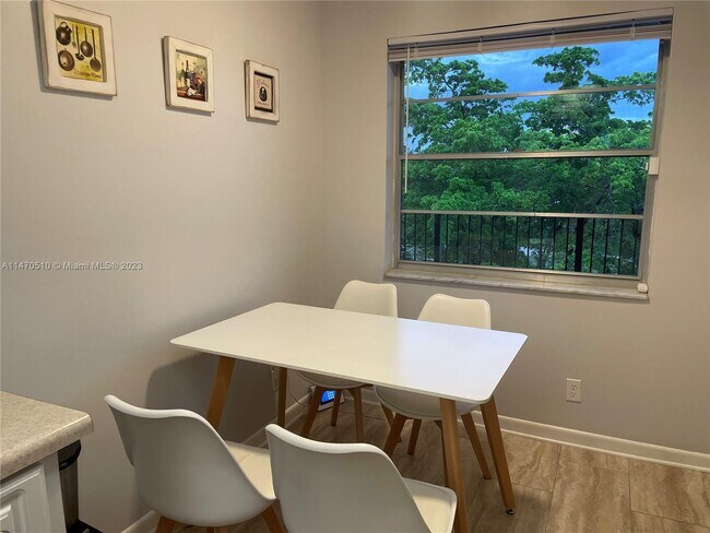Foto del edificio - 3301 NW 47th Terrace