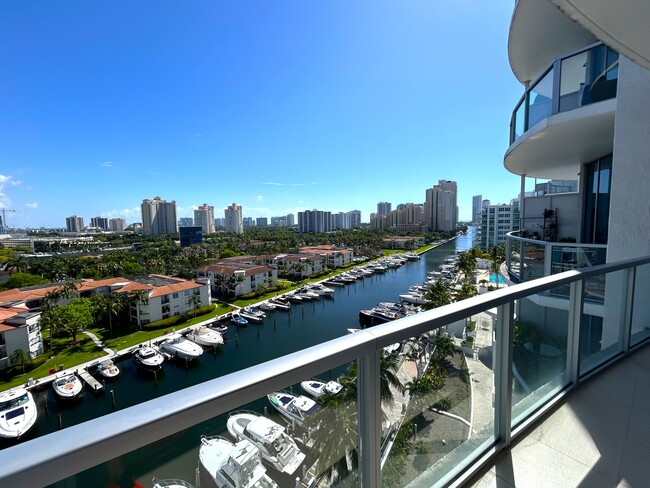 Foto del edificio - 3029 NE 188th St