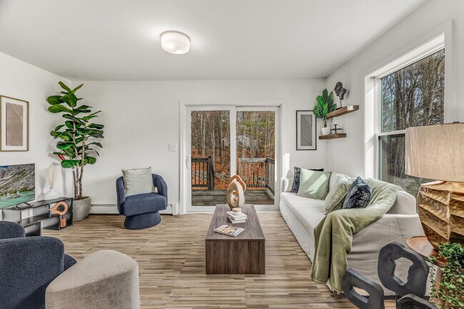 Foto del edificio - 114 Cove Rd