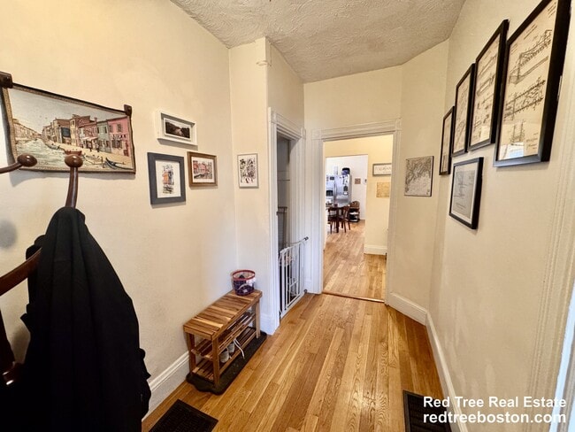 Building Photo - 30 Egleston St