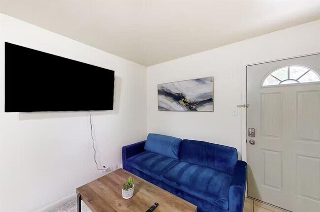 Foto del edificio - 2804 Westhill Dr