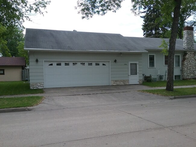 2-car garage shared - 1701 University Ave