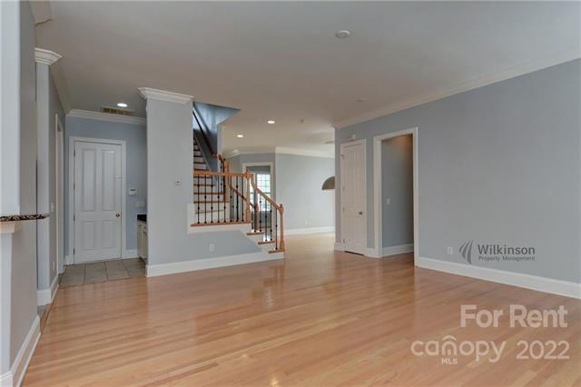 Foto del edificio - 8016 Lansford Rd