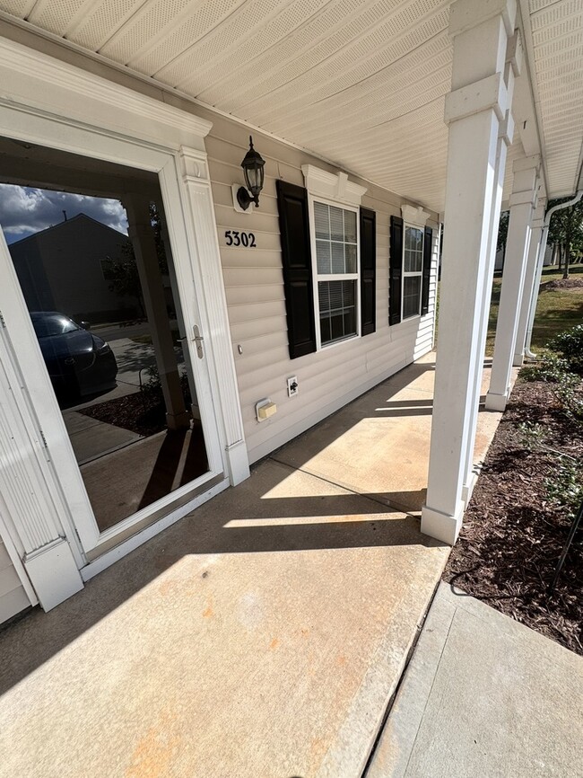 Photo - Great space in this 3 bedroom 2 and 1/2 bath end unit Townhome!