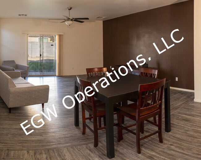 Building Photo - 10120 W Levi Dr