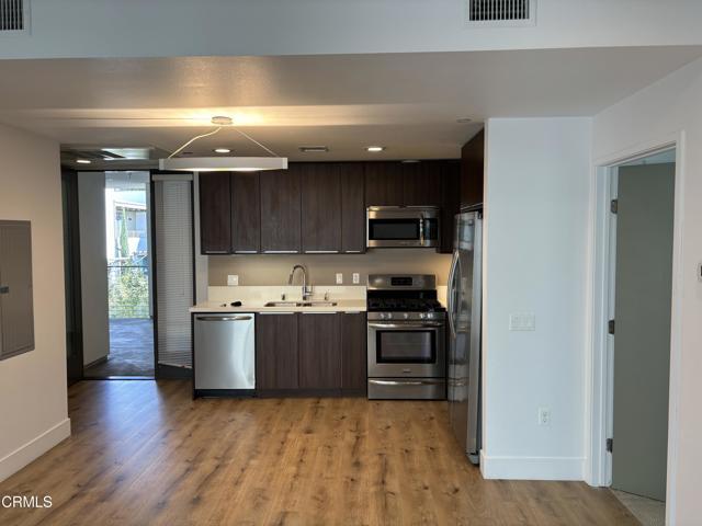 Building Photo - 239 S Marengo Ave