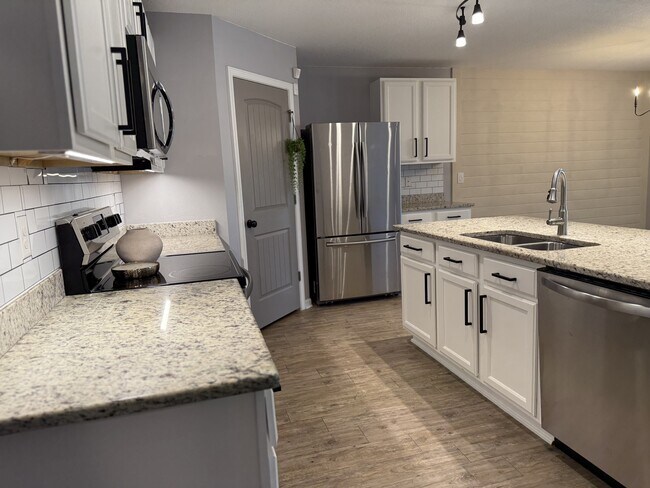 Building Photo - 351 Merlin Ct