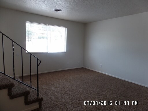 Building Photo - 1001 Flanders Ln