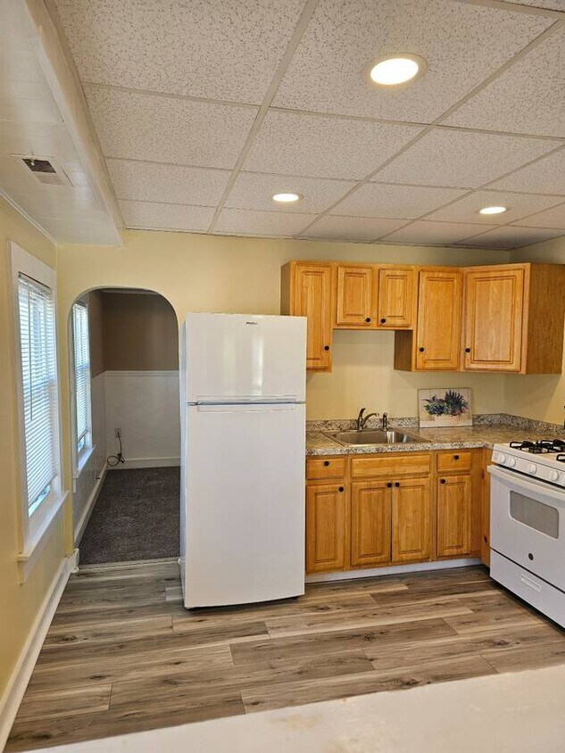 Kitchen from Living Room - 15 Brook St