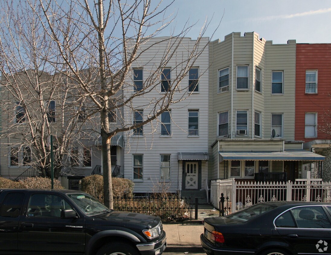 Building Photo - 30 Woodbine St