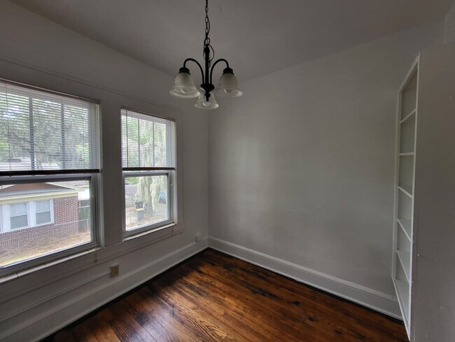 Foto del edificio - 4548 Notter Ave