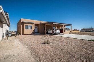 Building Photo - 751 E Laporte Dr