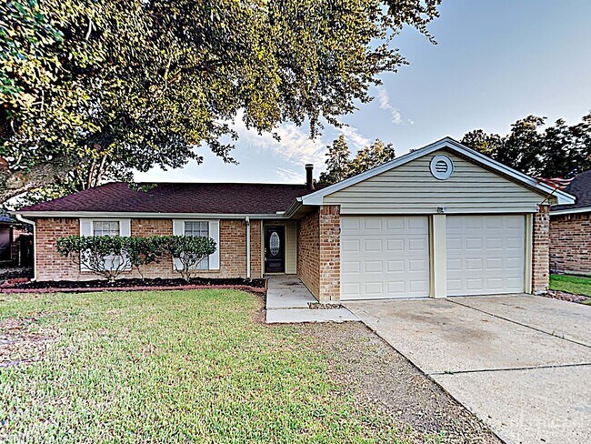 Foto del edificio - 16319 Silver Sky Ln