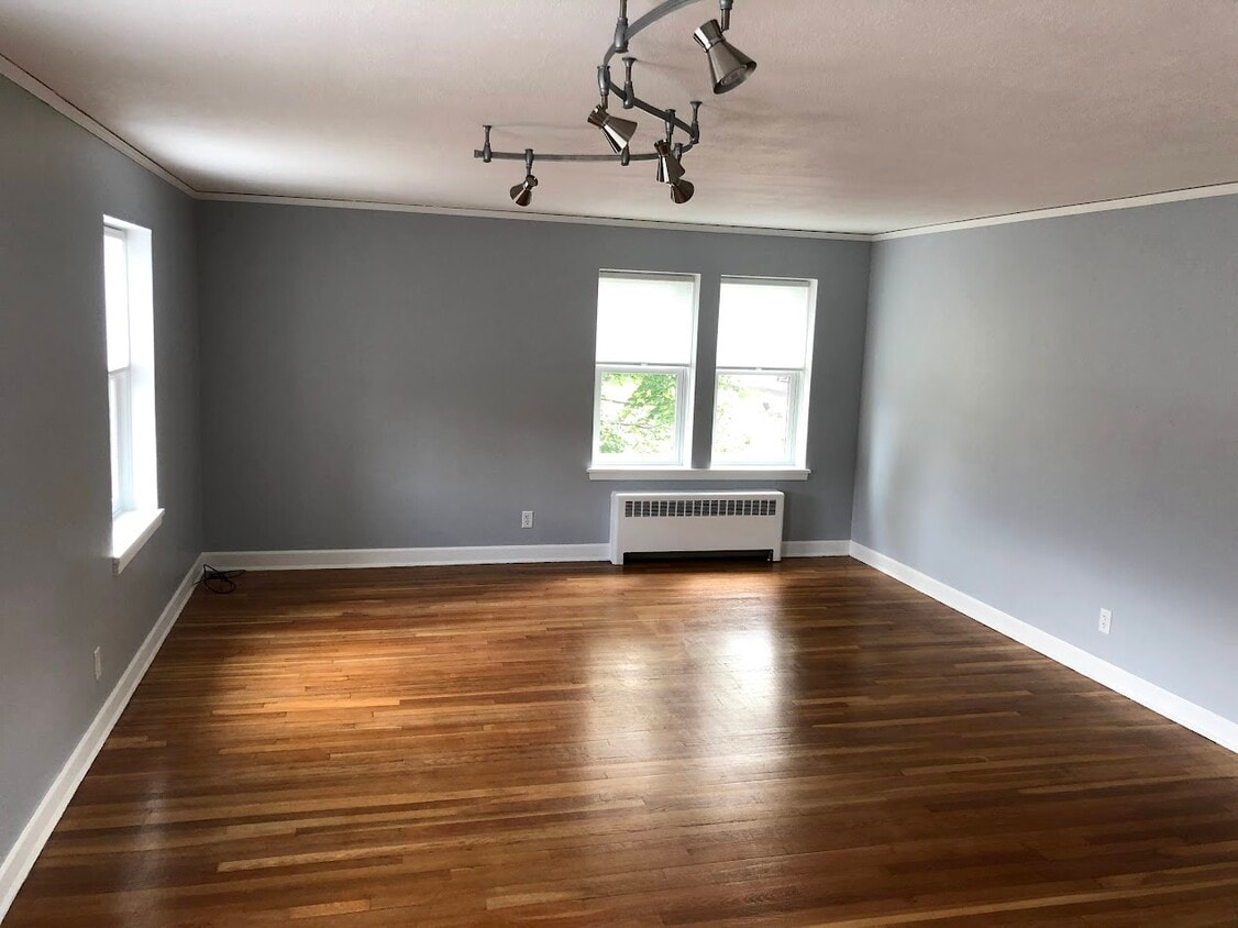 Foto principal - 2110 W 1st St