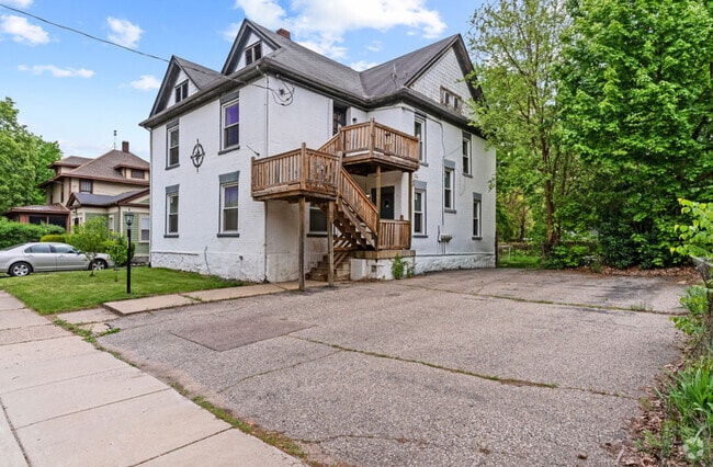 Building Photo - 612 E 3rd St