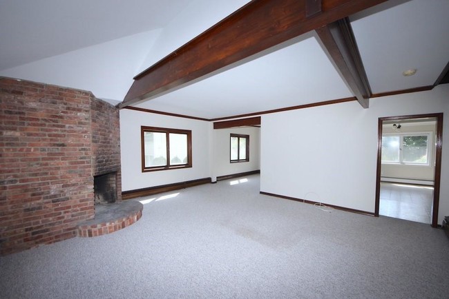Foto del edificio - 177 Hollow Tree Ridge Rd