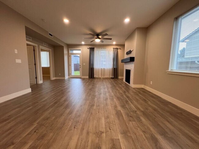 Building Photo - Beautiful Newer Ranch in East Vancouver