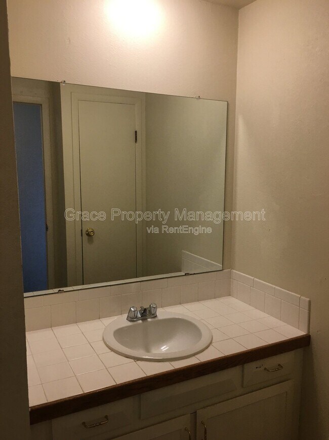 Foto del edificio - 7091 Hooker St