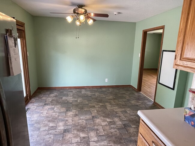 Dining area - 1013 Cedar St