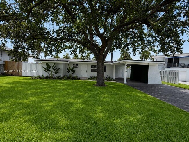 Building Photo - 2649 Key Largo Ln