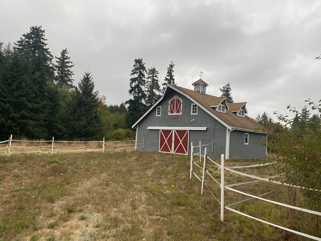 Foto del edificio - Wonderful 3 Bed, 2 Bath w/Optional 3 Acre ...