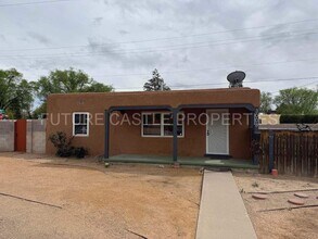 Building Photo - 3008 Wilson Pl NE