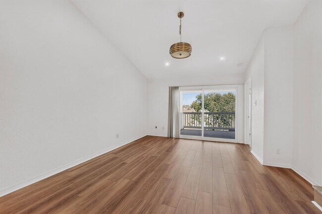 Foto del edificio - 2450 Wickersham Ln