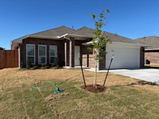 Building Photo - Beautiful New Home - First Month Free!