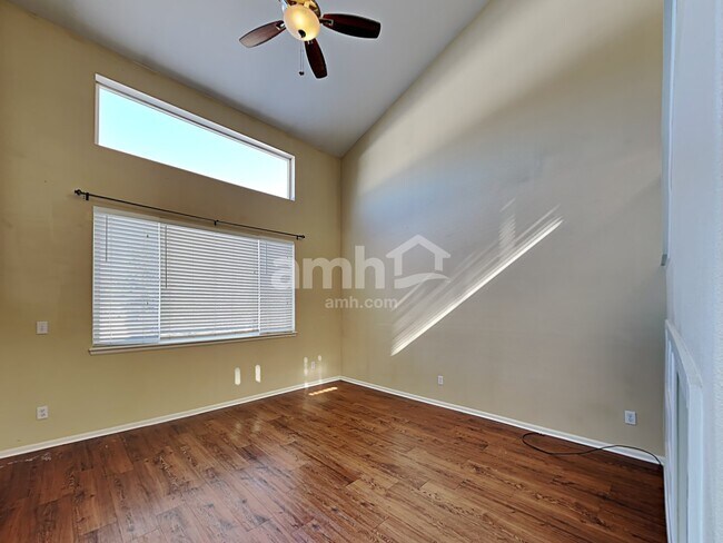 Building Photo - 1123 S Flatrock Circle