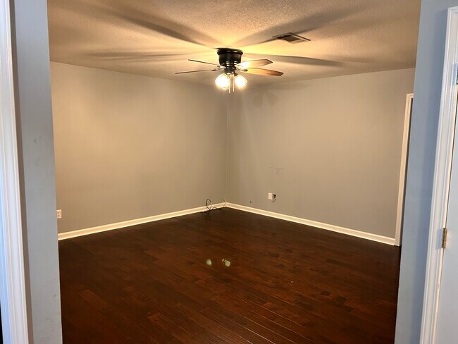 Foto del edificio - 426 Larkspur Ct