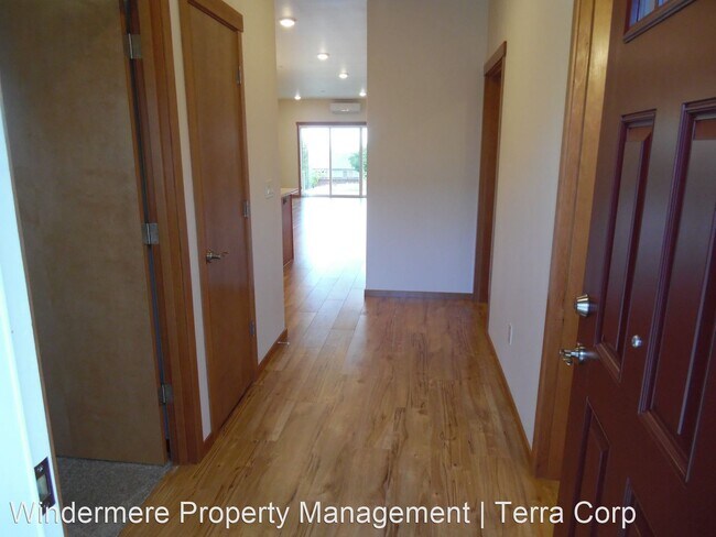 Building Photo - 3602 Portage Ln