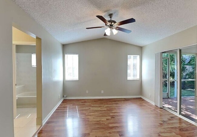 Building Photo - 1532 Salerno Cir