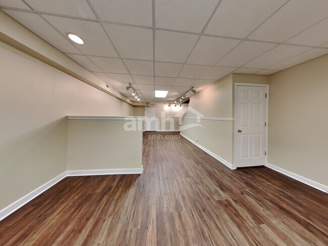 Building Photo - 1407 Essex Street
