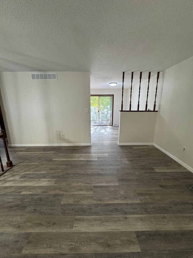 Foto del edificio - 2612-2614 Morning Glory Dr