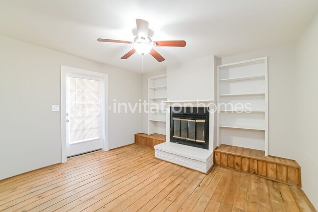 Foto del edificio - 6345 W Mountain View Rd