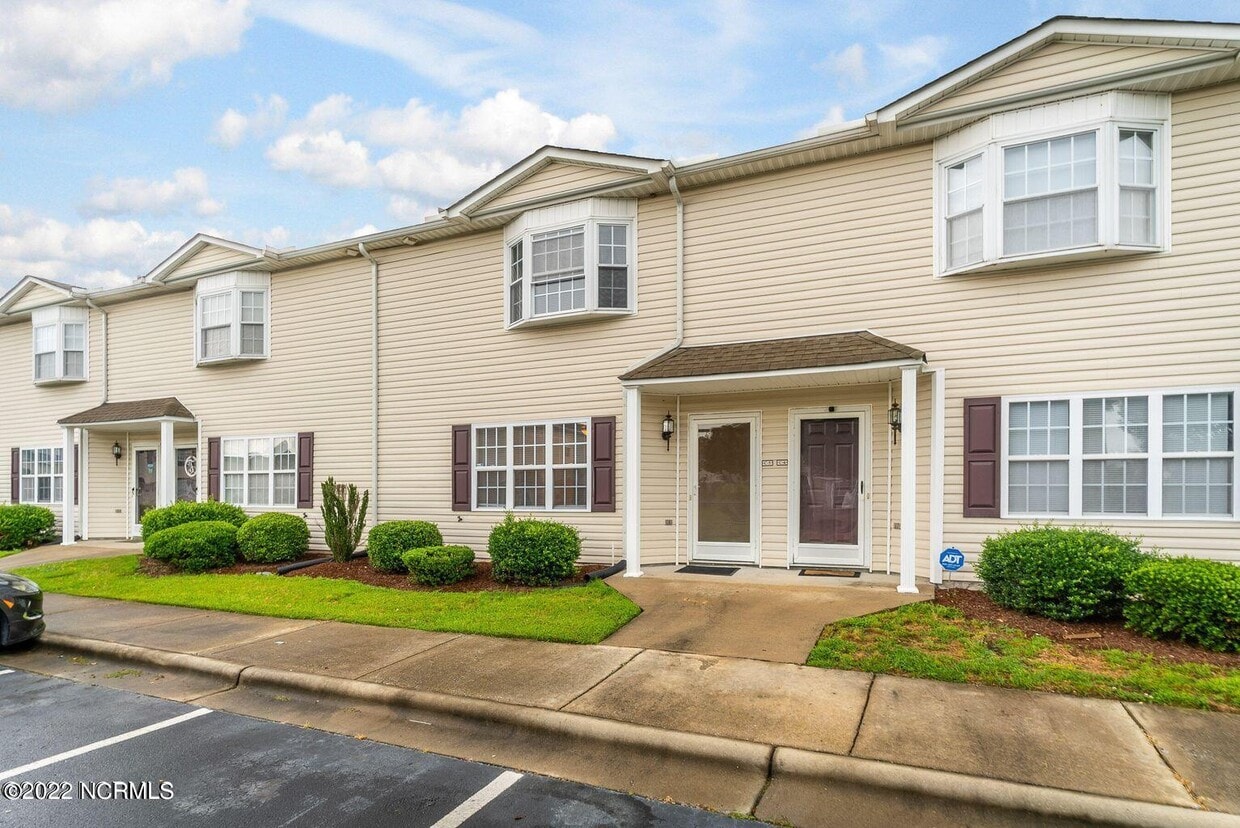 3809 E Vancroft Cir, Winterville, NC 28590 Townhome Rentals in