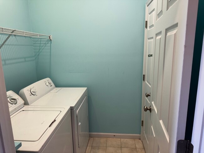 Building Photo - 806 Galloway Dr