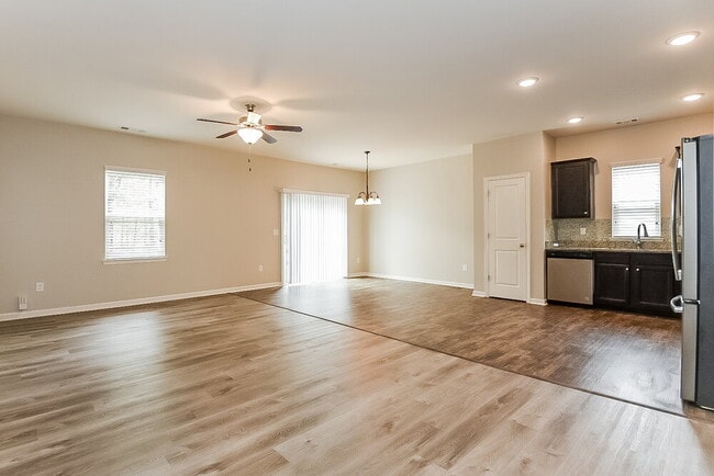 Building Photo - 13 Easy Goer Ct