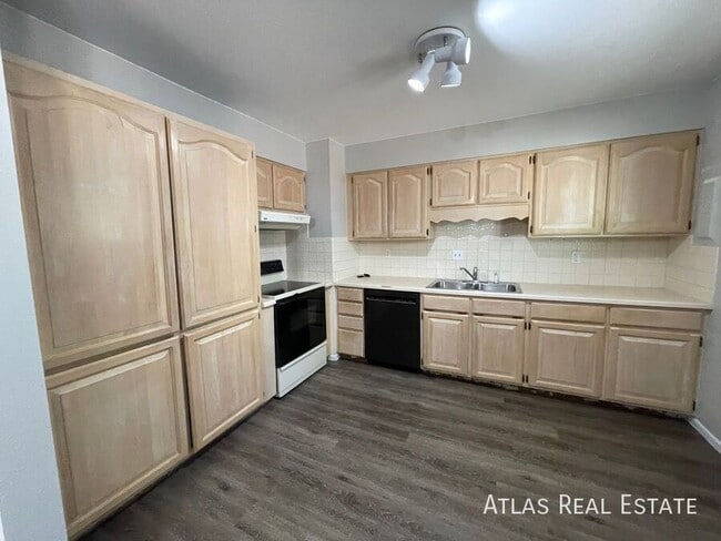 Foto del edificio - 4502 Moffat Ln