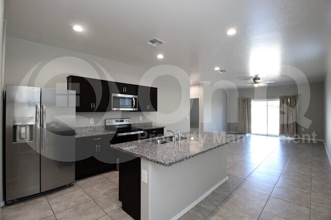 Foto del edificio - 35408 W San Alvarez Ave