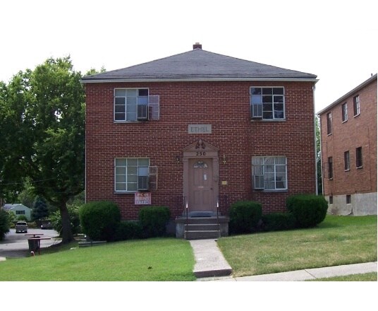 Building Photo - 250 Basswood Ave