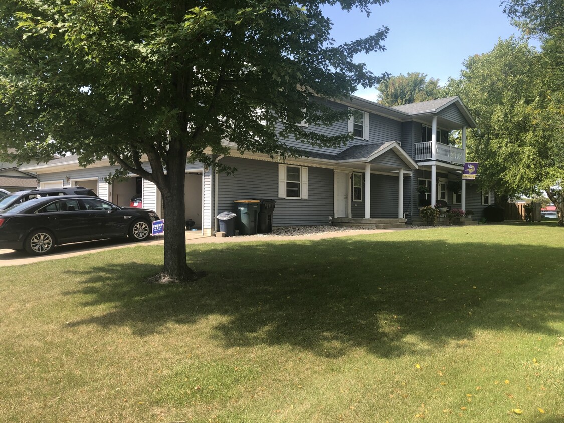 Primary Photo - 1111 Skyline Dr