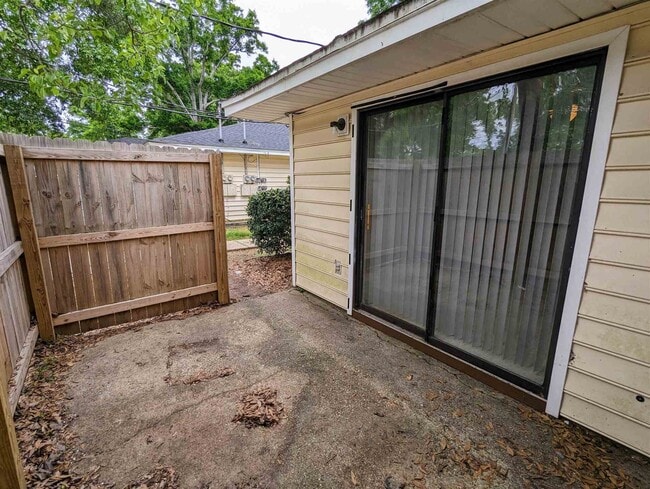 Building Photo - 7002 Lanier Dr