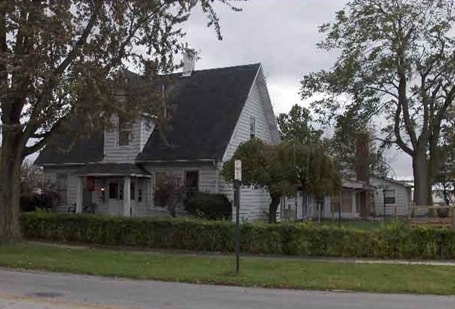 Primary Photo - 9 E Benton St