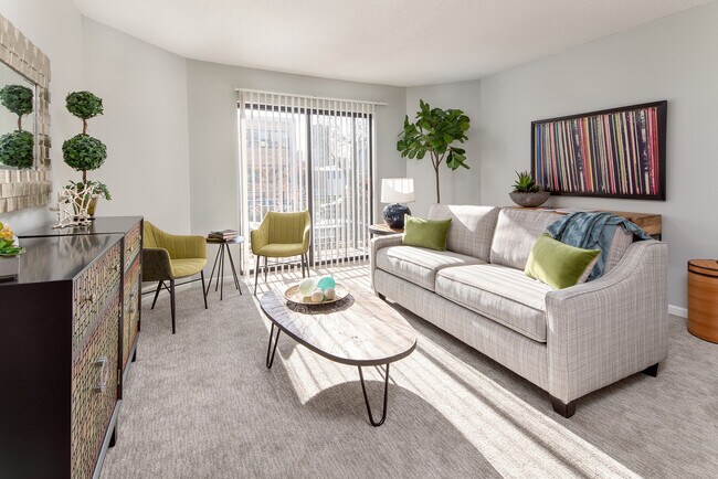 Foto del edificio - East Pointe Commons