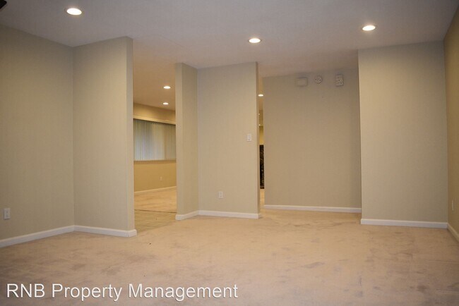 Building Photo - 4 br, 2 bath House - 3921 Smithfield Way