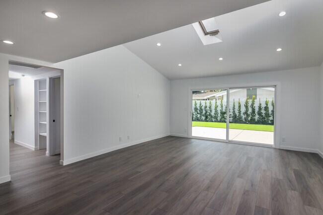Building Photo - 23030 Dolorosa St